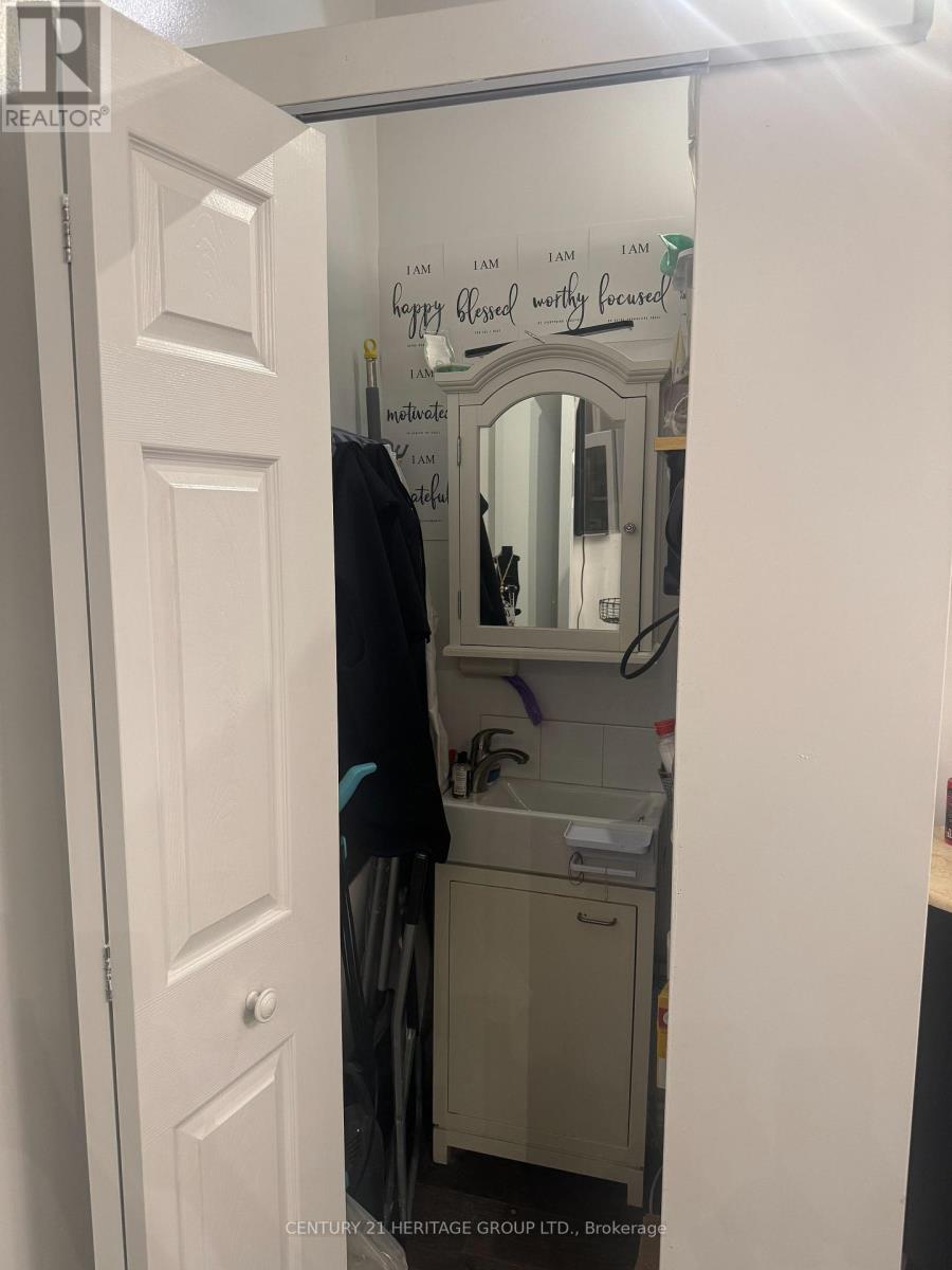 73 - 384 Yonge Street, Toronto, Ontario  M5B 1S8 - Photo 3 - C12616138