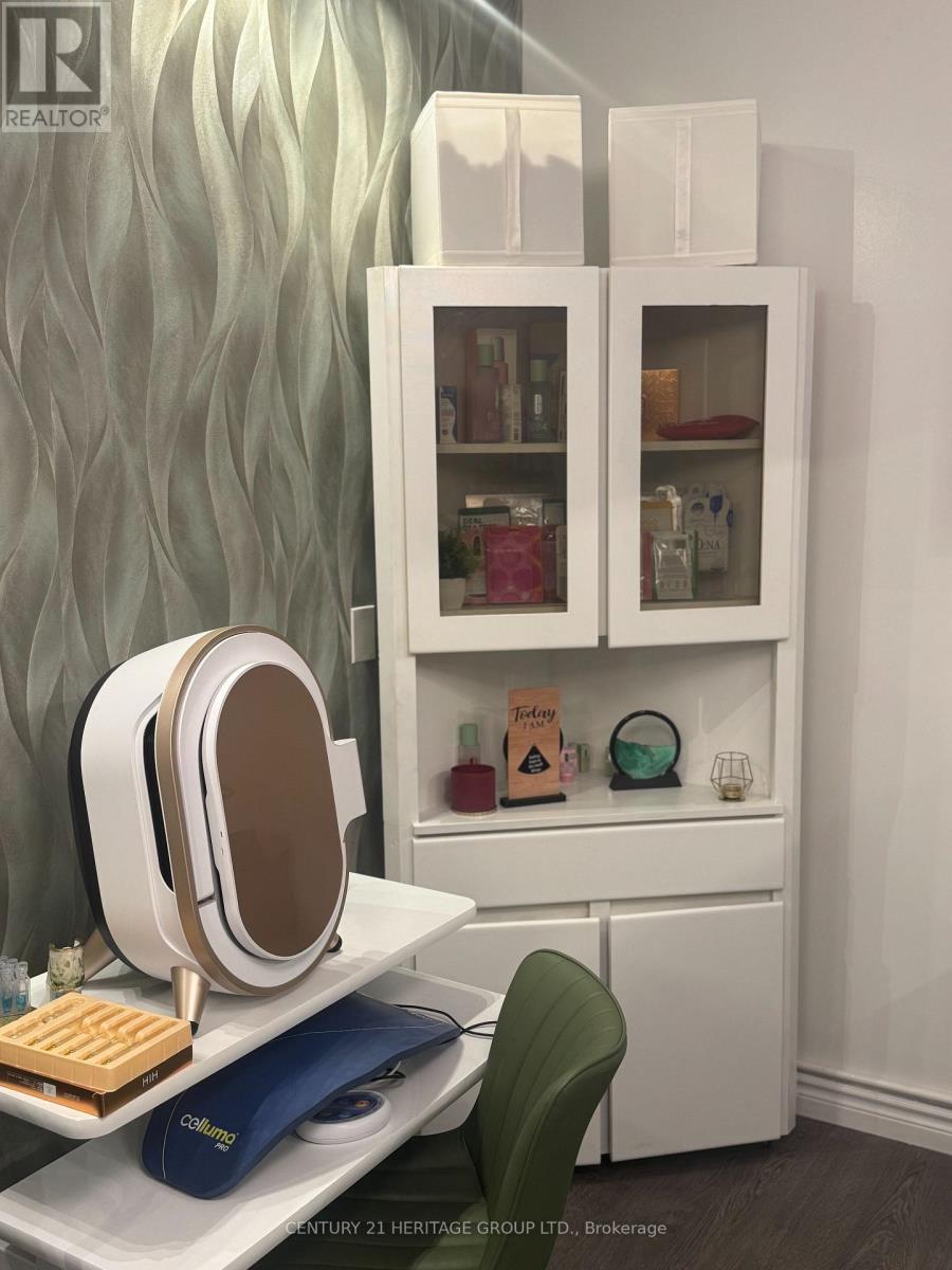 73 - 384 Yonge Street, Toronto, Ontario  M5B 1S8 - Photo 6 - C12616138