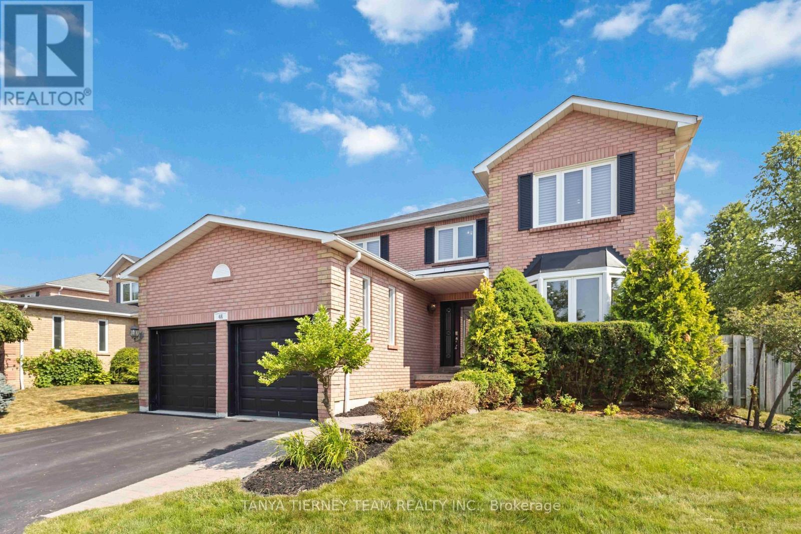 46 Foster Crescent, Whitby, Ontario  L1R 1B9 - Photo 2 - E12615998