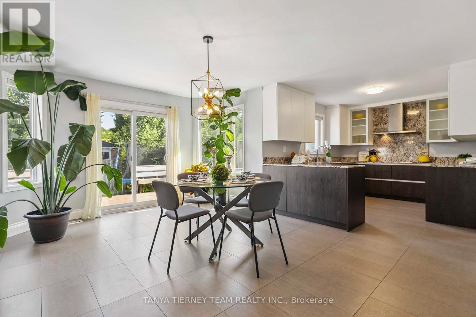 46 Foster Crescent, Whitby, Ontario  L1R 1B9 - Photo 9 - E12615998