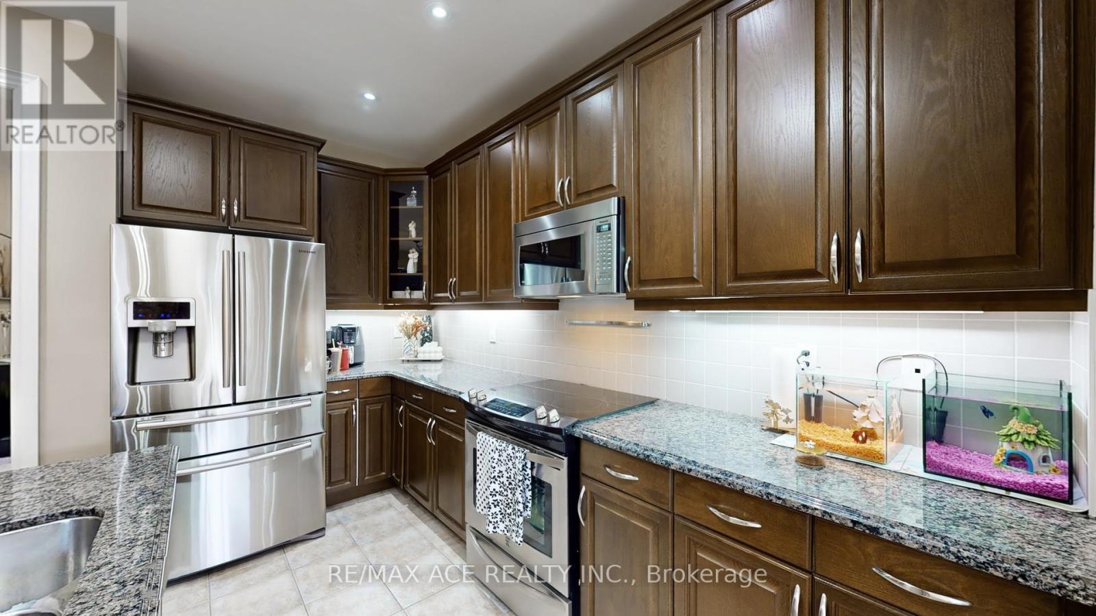 5 Beverton Crescent, Ajax, Ontario  L1T 0L8 - Photo 9 - E12616008