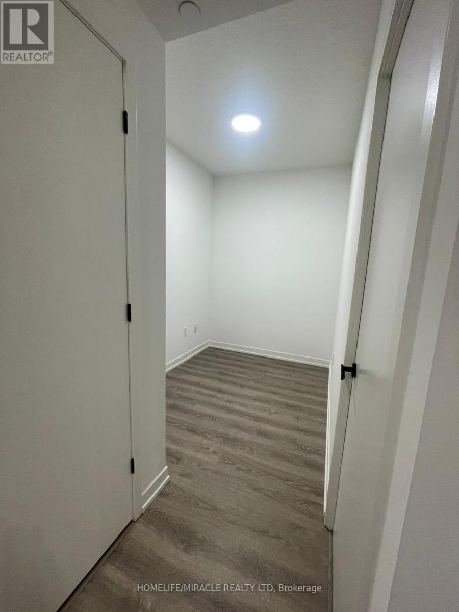 4001 - 8 Interchange Way, Vaughan, Ontario  L4K 0R2 - Photo 6 - N12616020