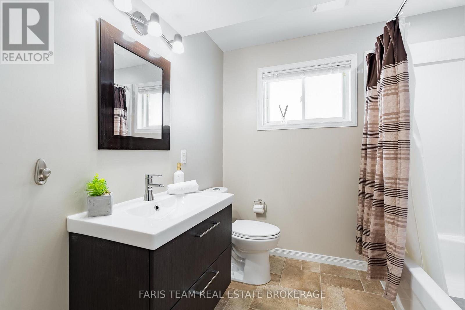 7 Round Leaf Court, Barrie (Holly), Ontario  L4N 9N3 - Photo 32 - S12616016