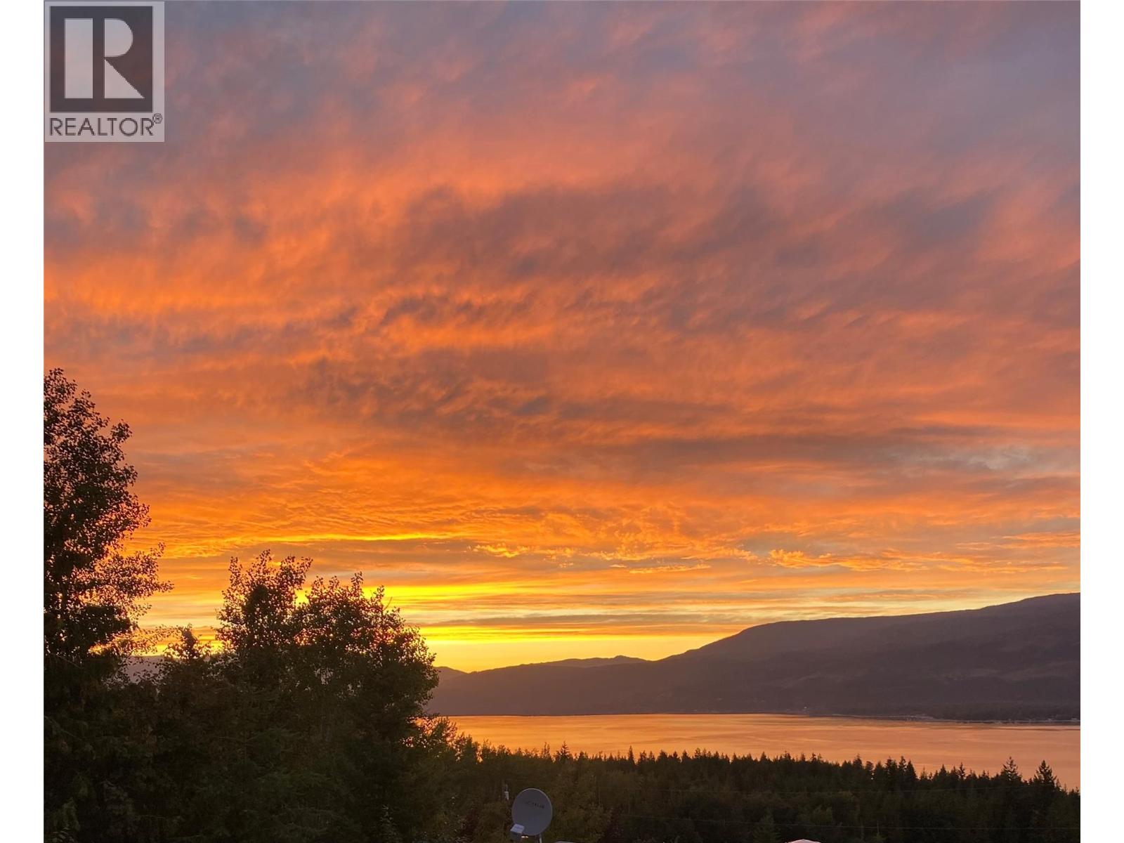 1510 Trans Canada Highway Unit# 65, Sorrento, British Columbia  V0E 2W0 - Photo 2 - 10370361