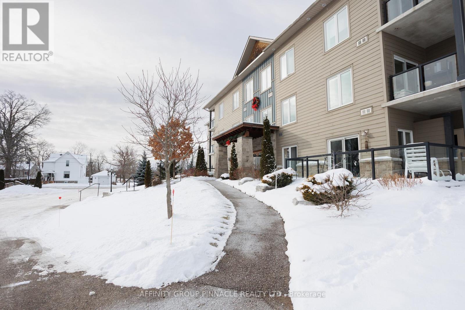 103 - 94 Francis Street W, Kawartha Lakes, Ontario  K0M 1N0 - Photo 4 - X12616170