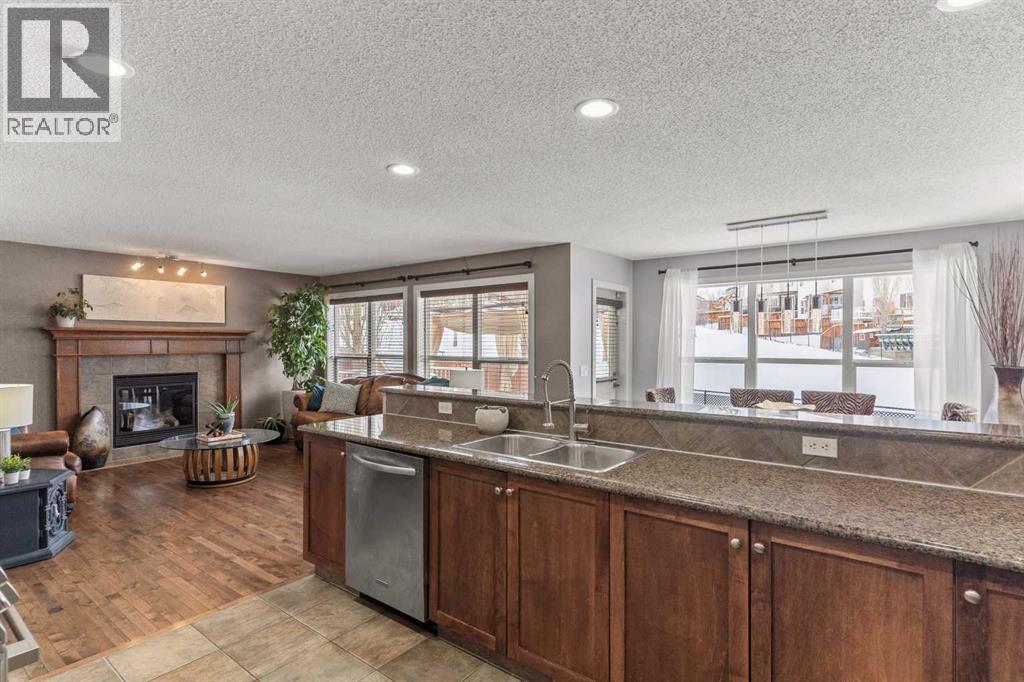 52 Westmount Circle, Okotoks, Alberta  T1S 0B6 - Photo 11 - A2274511