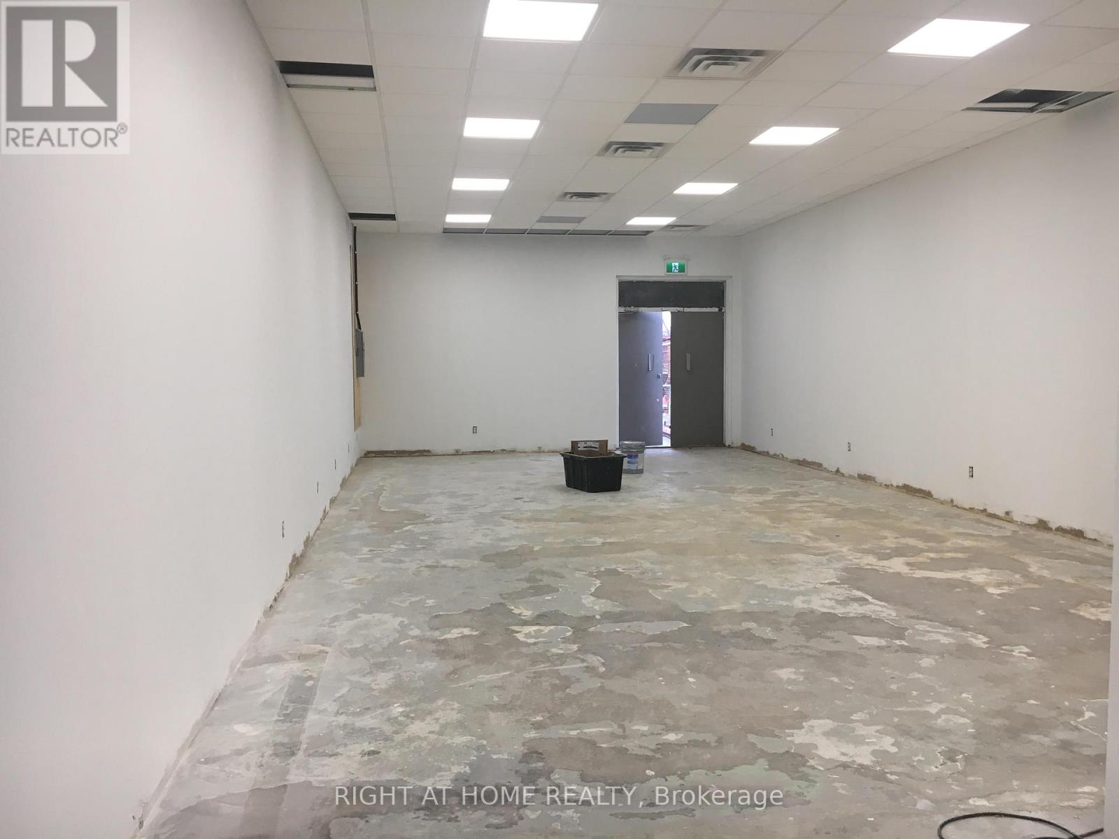 30 C Fordhouse Boulevard, Toronto, Ontario  M8Z 1M6 - Photo 4 - W12615994