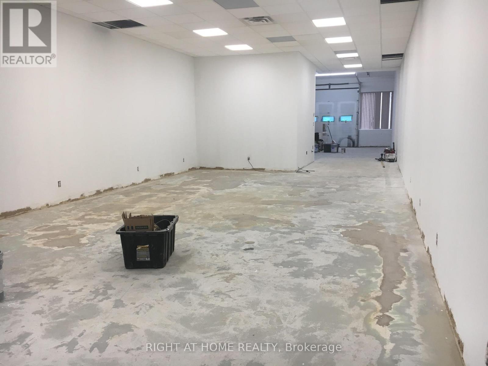 30 C Fordhouse Boulevard, Toronto, Ontario  M8Z 1M6 - Photo 5 - W12615994