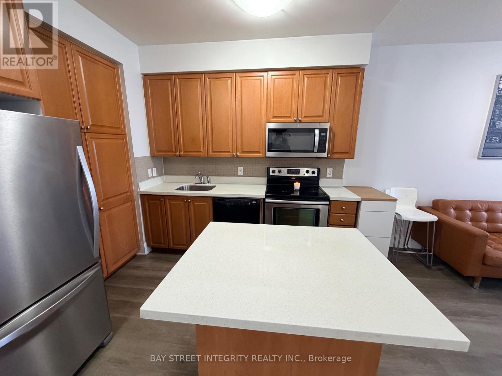 1701 - 330 Burnhamthorpe Road, Mississauga, Ontario  L5B 0E1 - Photo 4 - W12616000