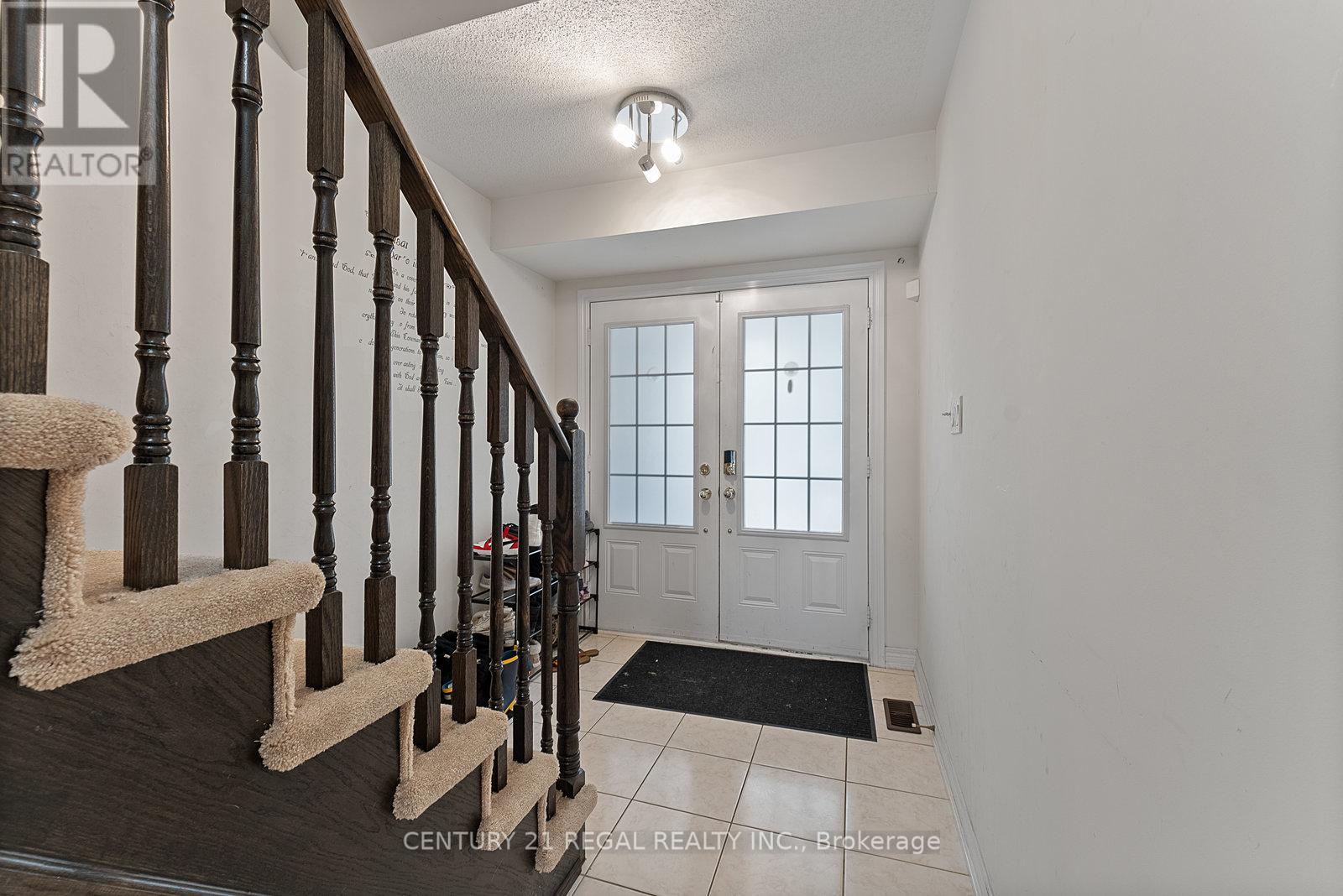 Lower - 43 Tollgate Street, Brampton, Ontario  L6Z 0B4 - Photo 3 - W12616010