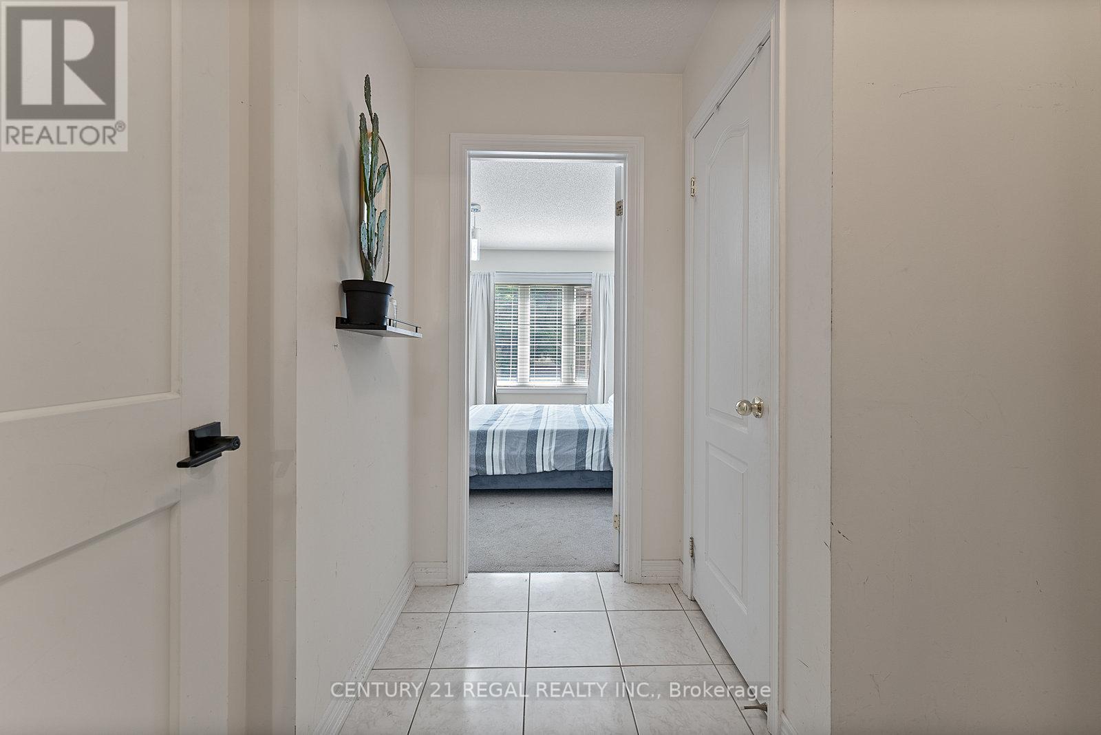 Lower - 43 Tollgate Street, Brampton, Ontario  L6Z 0B4 - Photo 5 - W12616010