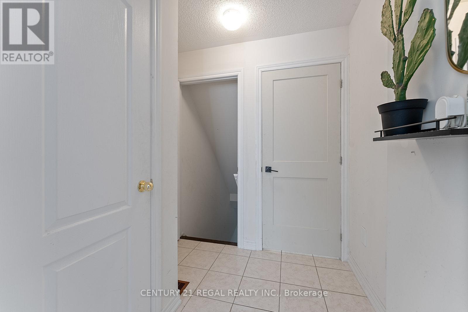 Lower - 43 Tollgate Street, Brampton, Ontario  L6Z 0B4 - Photo 9 - W12616010