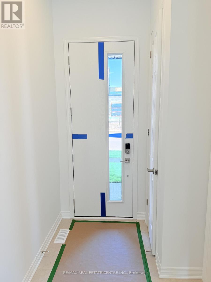 1250 Wheat Boom Drive, Oakville, Ontario  L6H 7Y4 - Photo 3 - W12616018