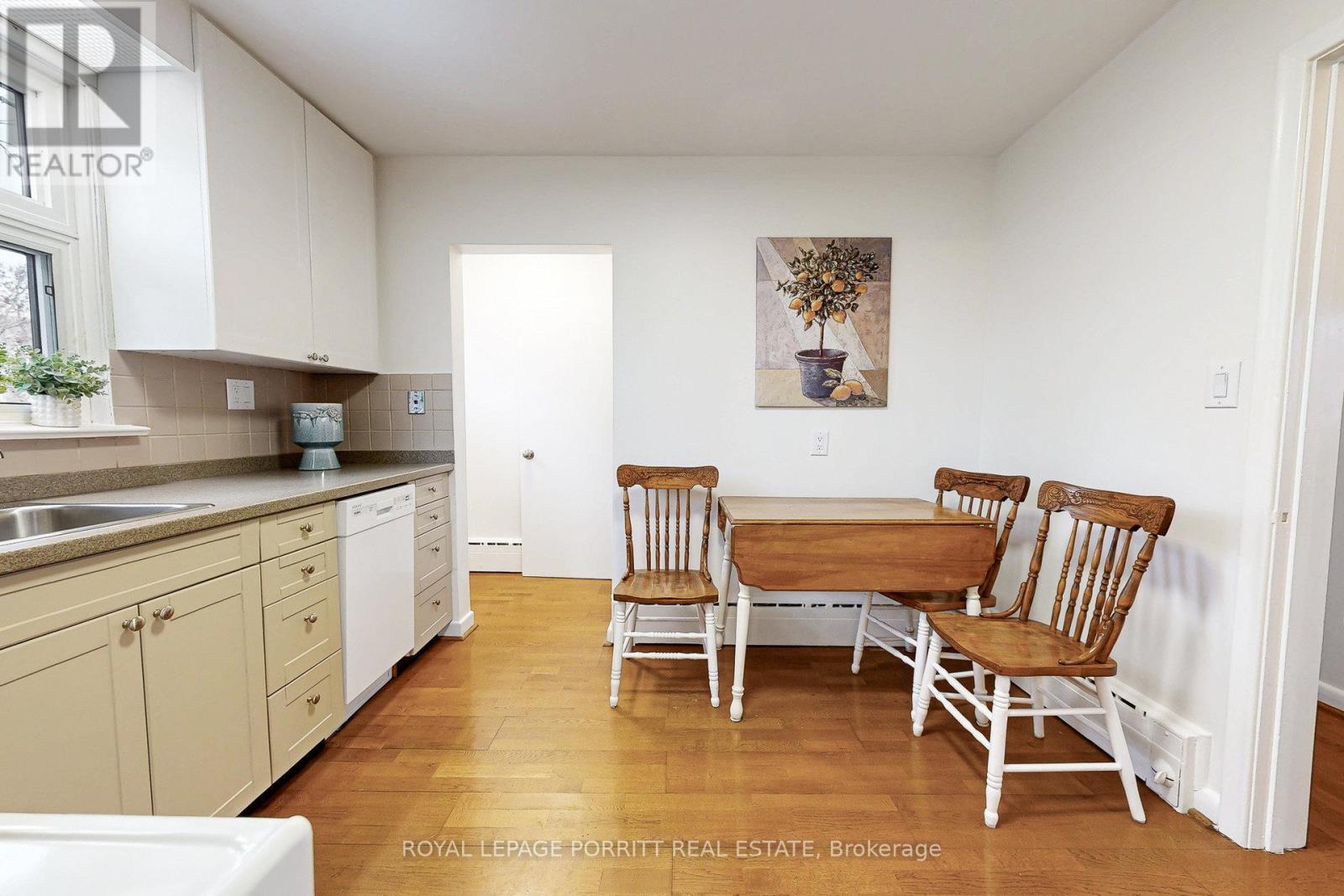 62 Fairfield Avenue, Toronto, Ontario  M8W 1R8 - Photo 10 - W12616026