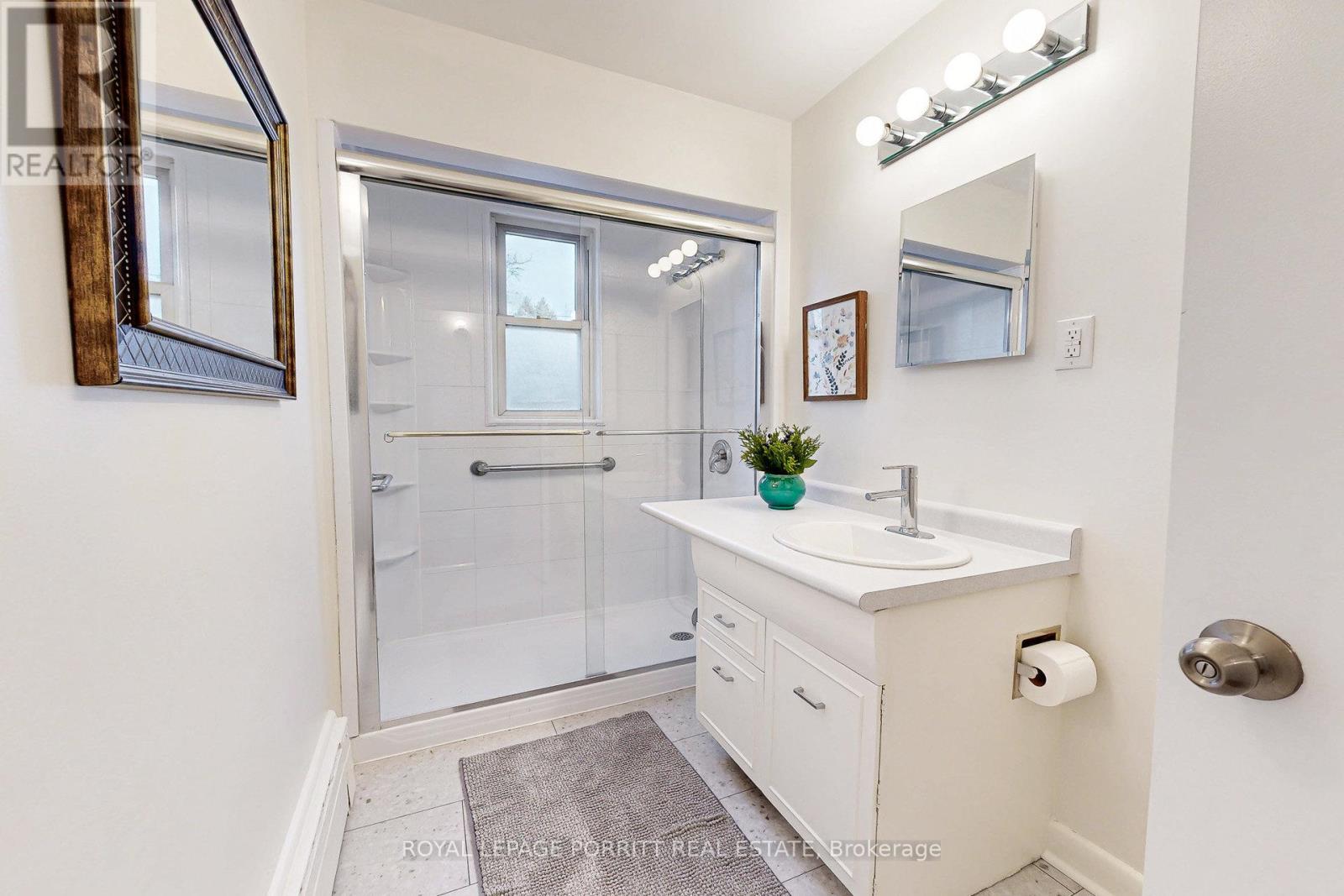 62 Fairfield Avenue, Toronto, Ontario  M8W 1R8 - Photo 22 - W12616026