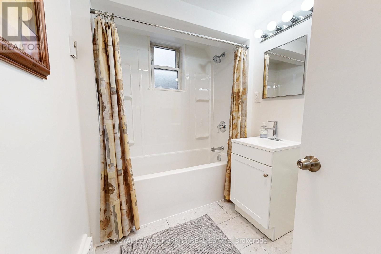 62 Fairfield Avenue, Toronto, Ontario  M8W 1R8 - Photo 28 - W12616026