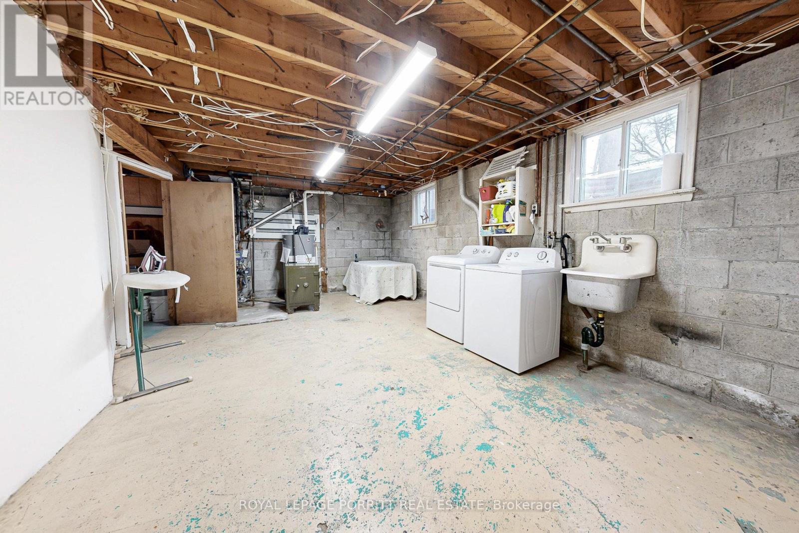 62 Fairfield Avenue, Toronto, Ontario  M8W 1R8 - Photo 38 - W12616026