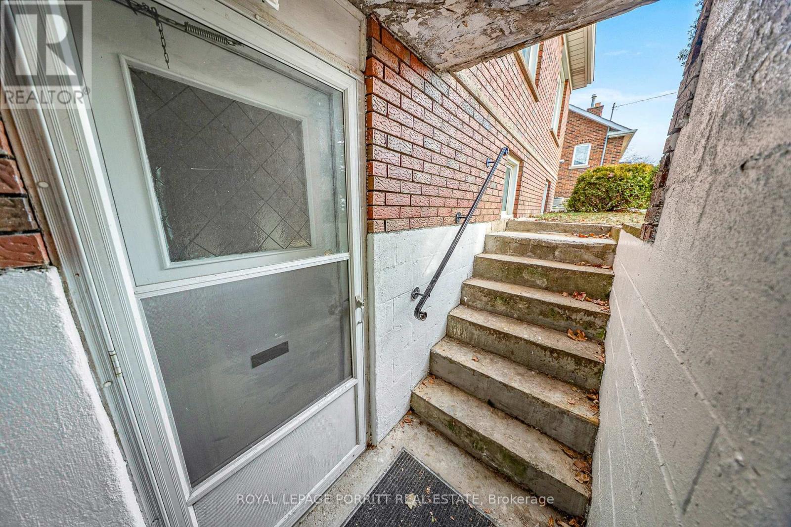 62 Fairfield Avenue, Toronto, Ontario  M8W 1R8 - Photo 40 - W12616026