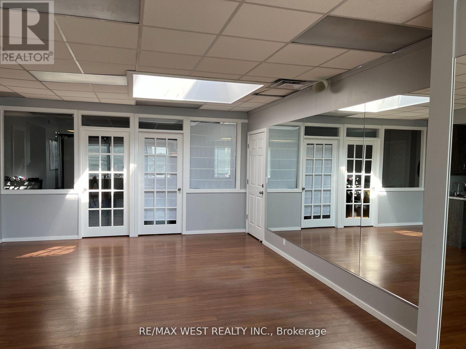 36-Uppr - 300 New Toronto Street, Toronto, Ontario  M8V 2E8 - Photo 2 - W12616044