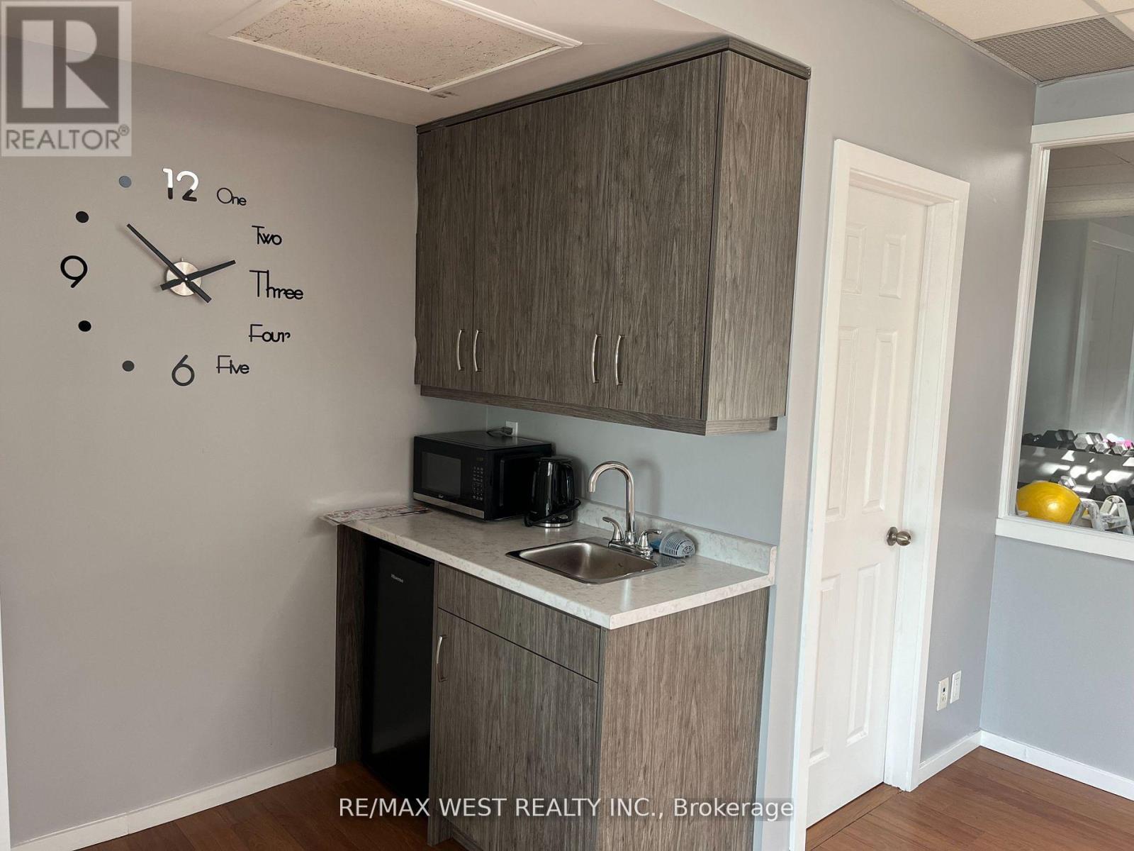 36-Uppr - 300 New Toronto Street, Toronto, Ontario  M8V 2E8 - Photo 5 - W12616044