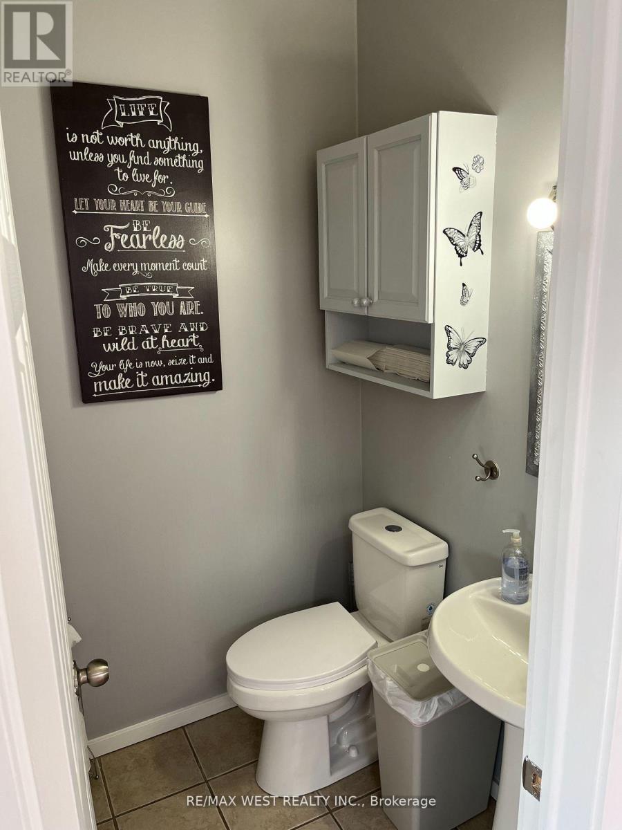 36-Uppr - 300 New Toronto Street, Toronto, Ontario  M8V 2E8 - Photo 6 - W12616044