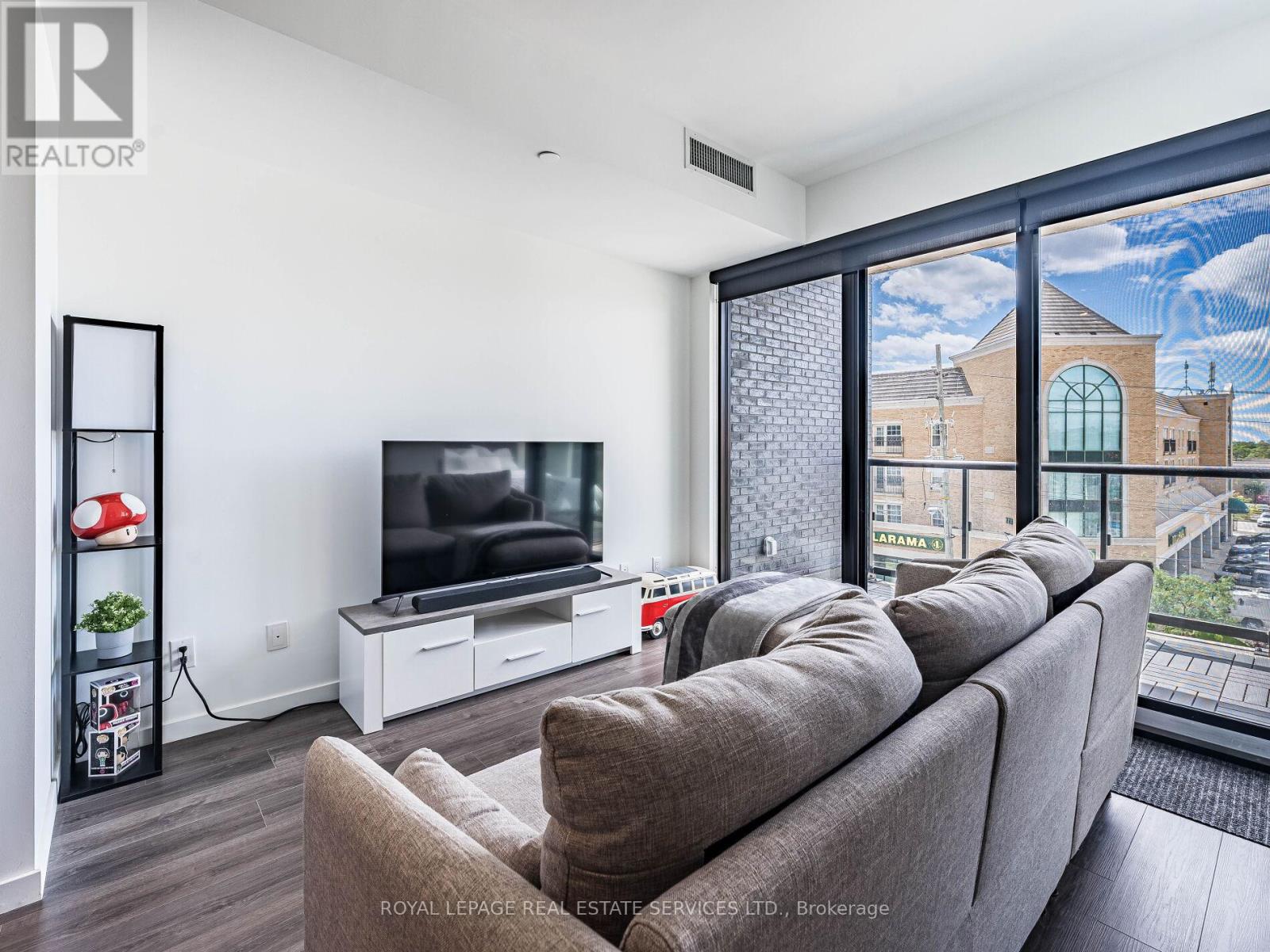 312 - 7 Smith Crescent, Toronto, Ontario  M8Z 0Z3 - Photo 11 - W12616060