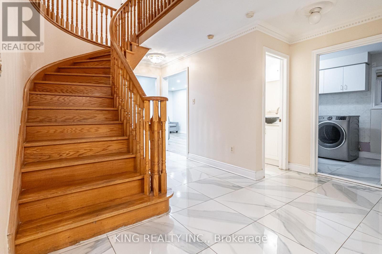 202 Fernforest Drive, Brampton, Ontario  L6R 1E1 - Photo 20 - W12616064