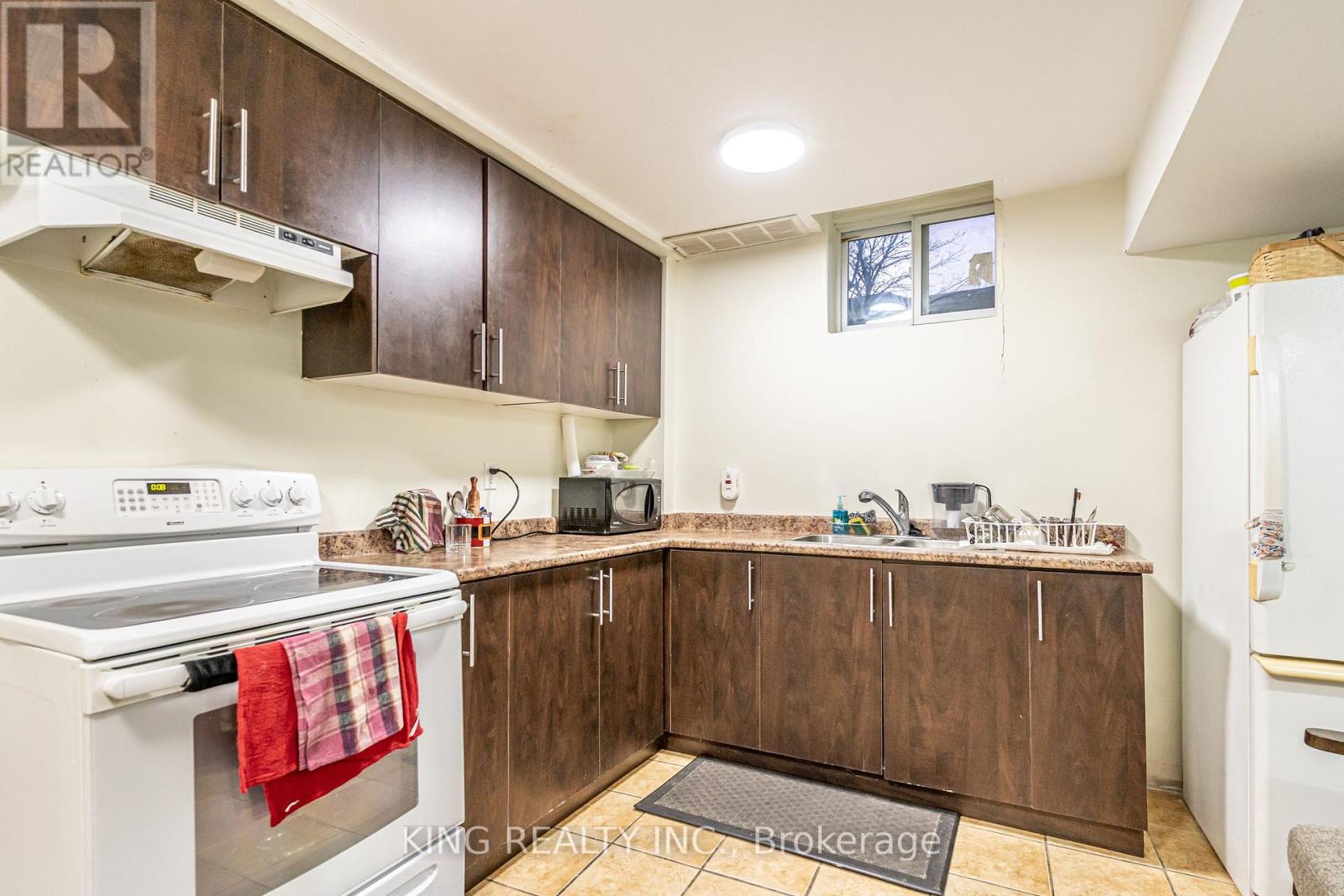 202 Fernforest Drive, Brampton, Ontario  L6R 1E1 - Photo 44 - W12616064