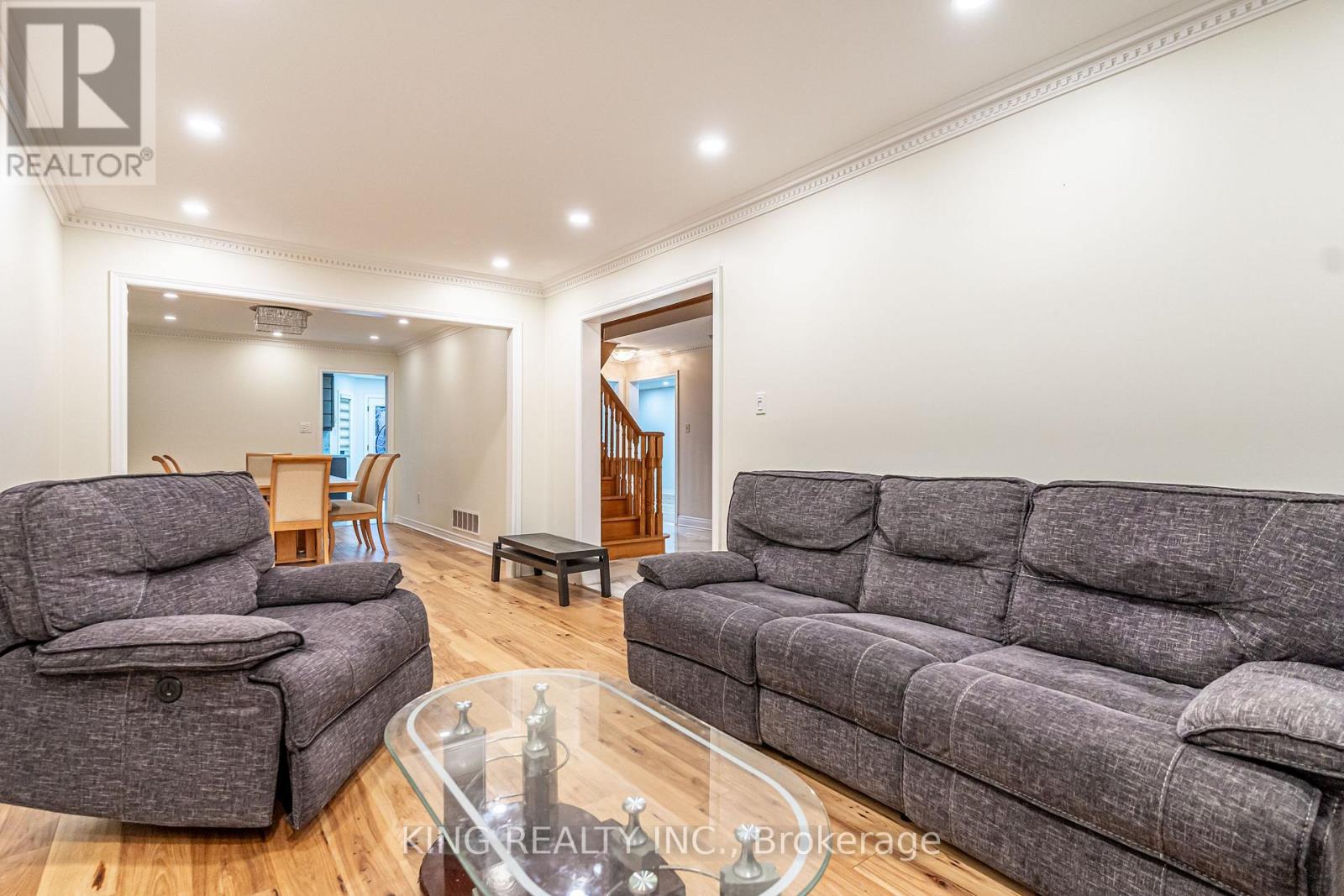 202 Fernforest Drive, Brampton, Ontario  L6R 1E1 - Photo 7 - W12616064