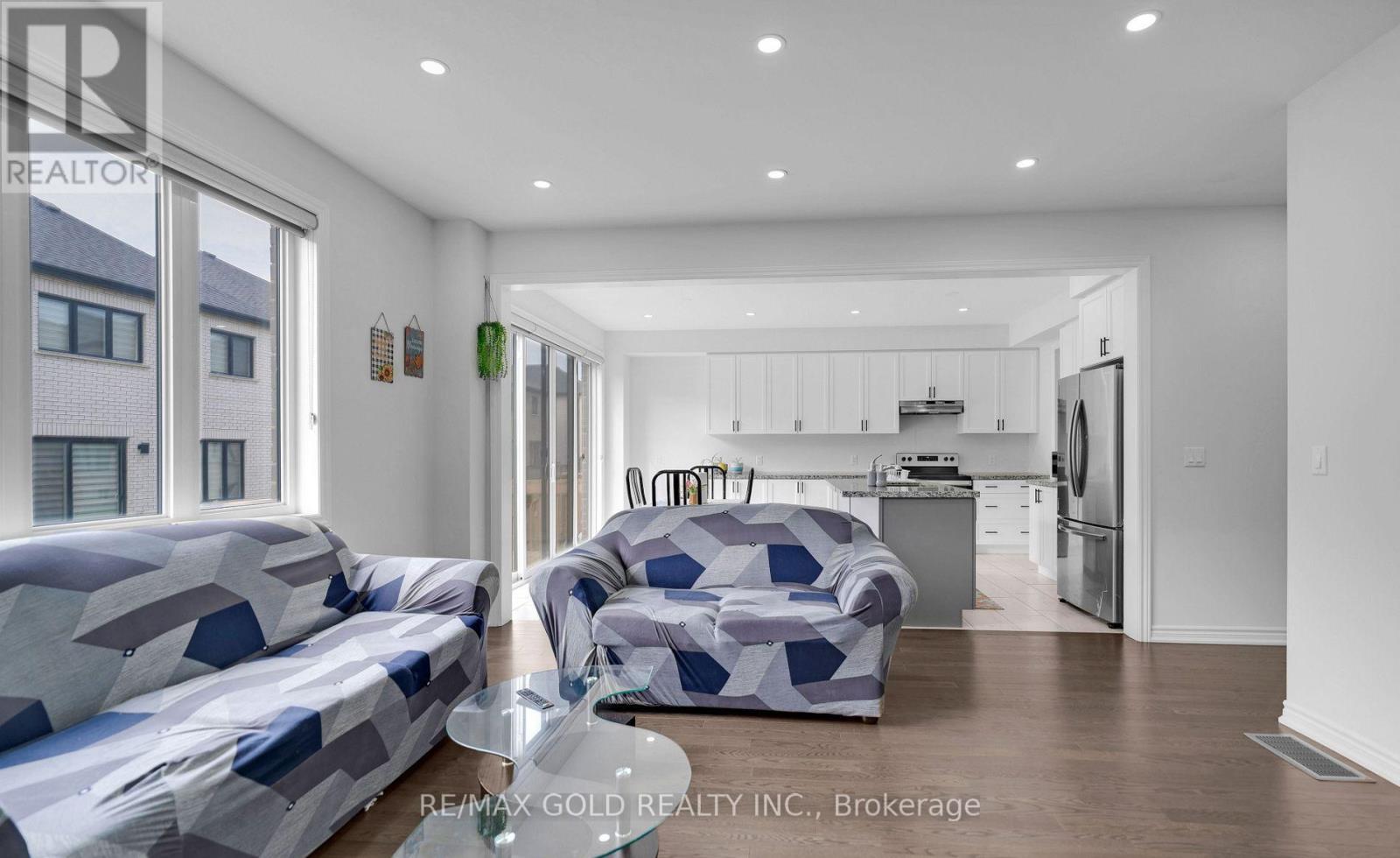 12 Vincena Road, Caledon, Ontario  L7C 1Z9 - Photo 16 - W12616122