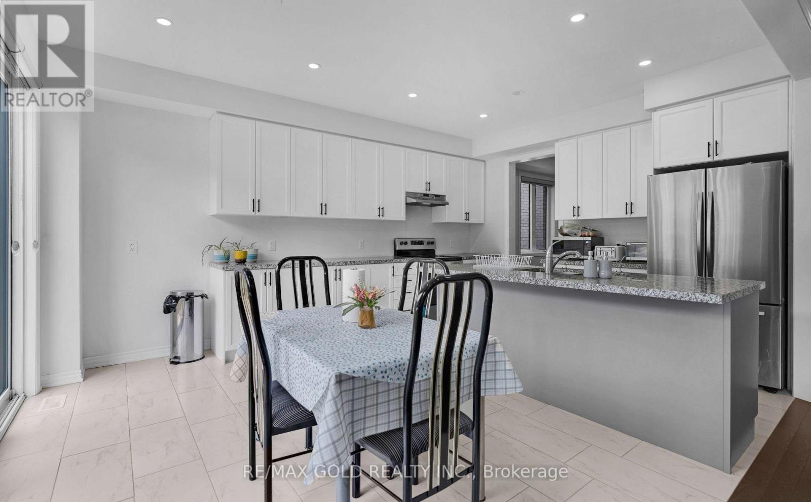 12 Vincena Road, Caledon, Ontario  L7C 1Z9 - Photo 17 - W12616122