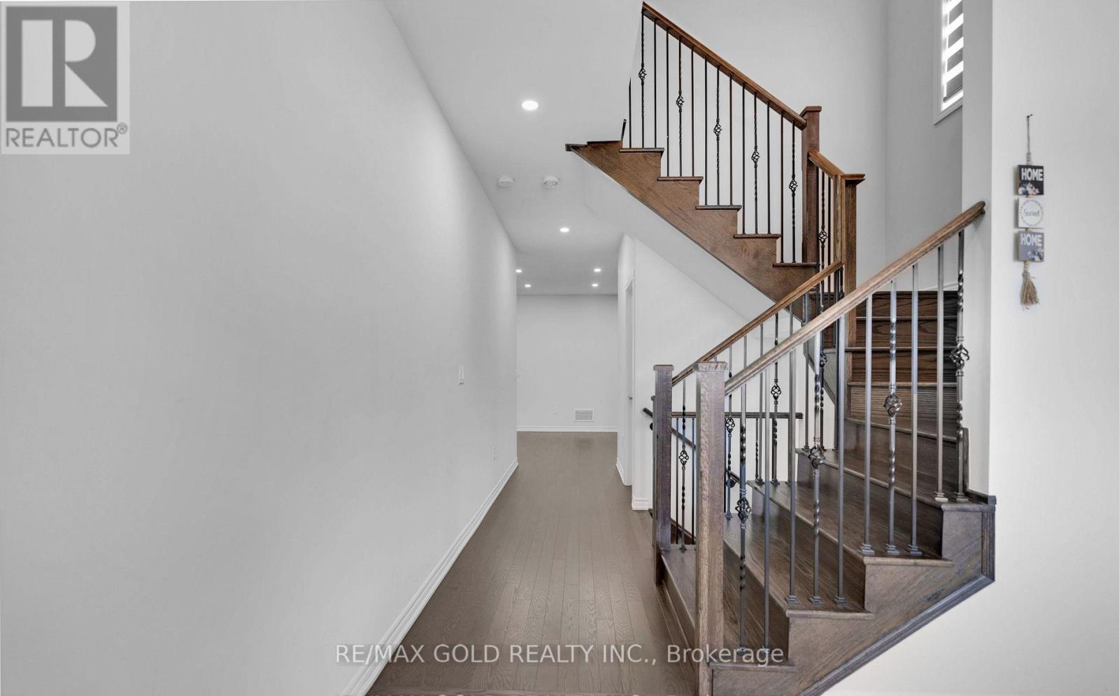 12 Vincena Road, Caledon, Ontario  L7C 1Z9 - Photo 5 - W12616122