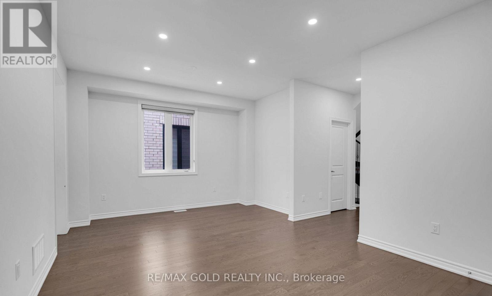 12 Vincena Road, Caledon, Ontario  L7C 1Z9 - Photo 8 - W12616122