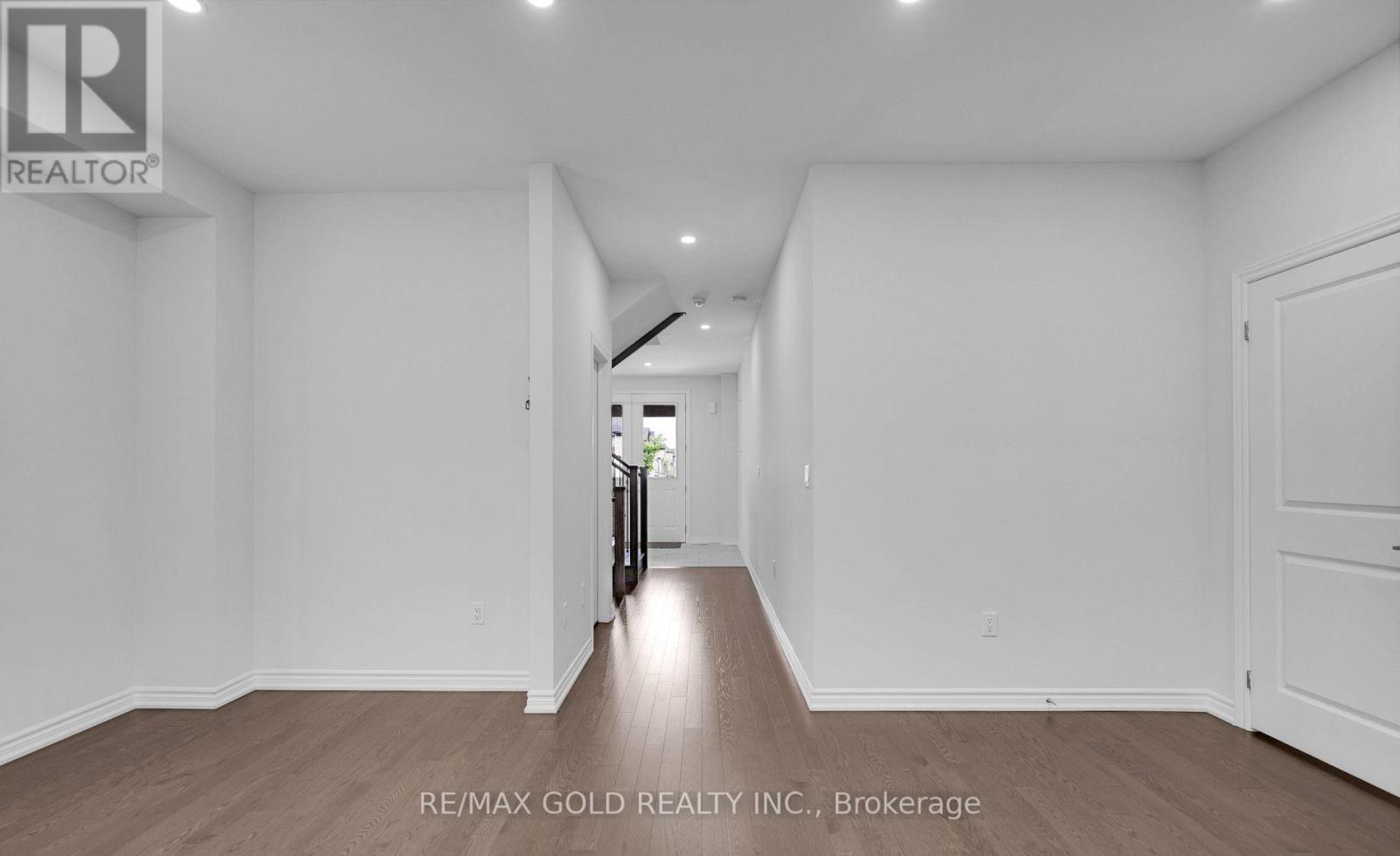 12 Vincena Road, Caledon, Ontario  L7C 1Z9 - Photo 9 - W12616122