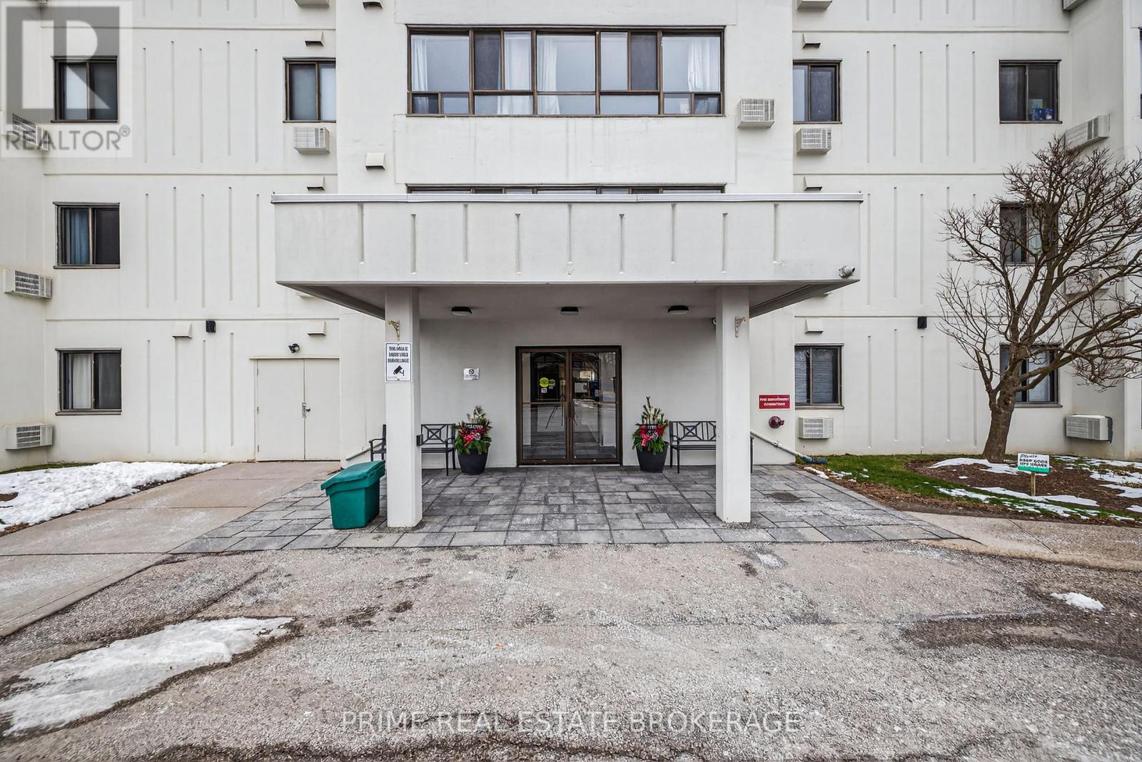 102 - 135 Baseline Road W, London South, Ontario  N6J 4W4 - Photo 3 - X12616194