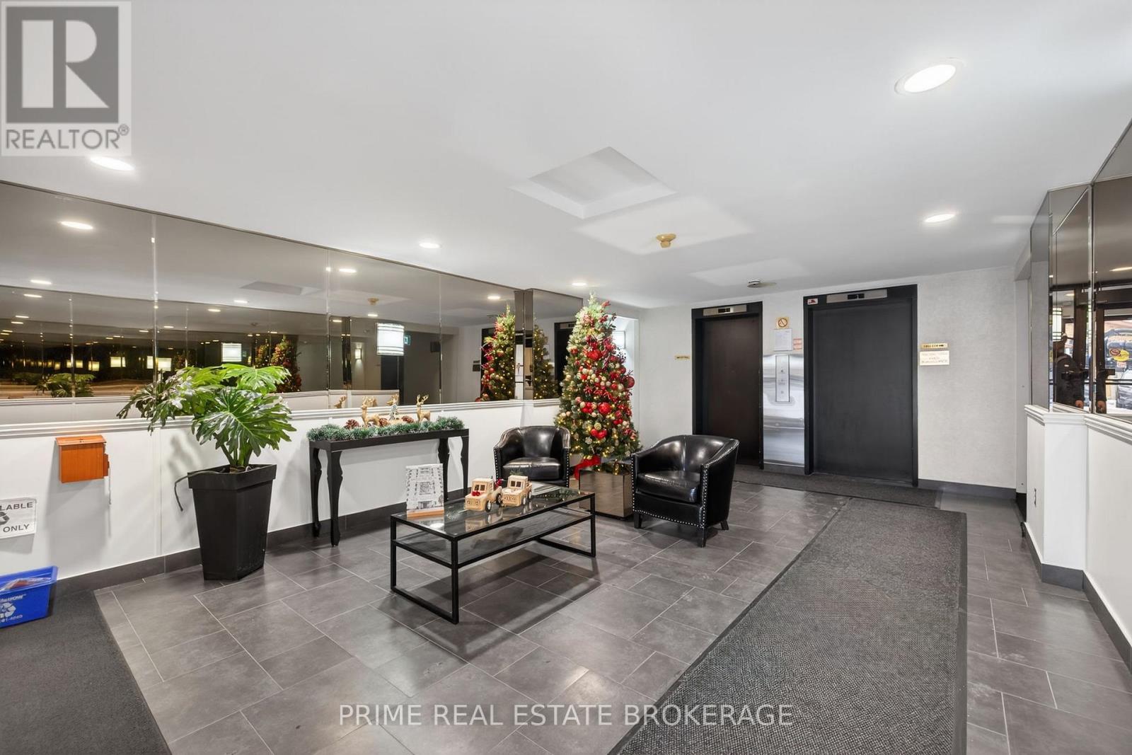 102 - 135 Baseline Road W, London South, Ontario  N6J 4W4 - Photo 5 - X12616194