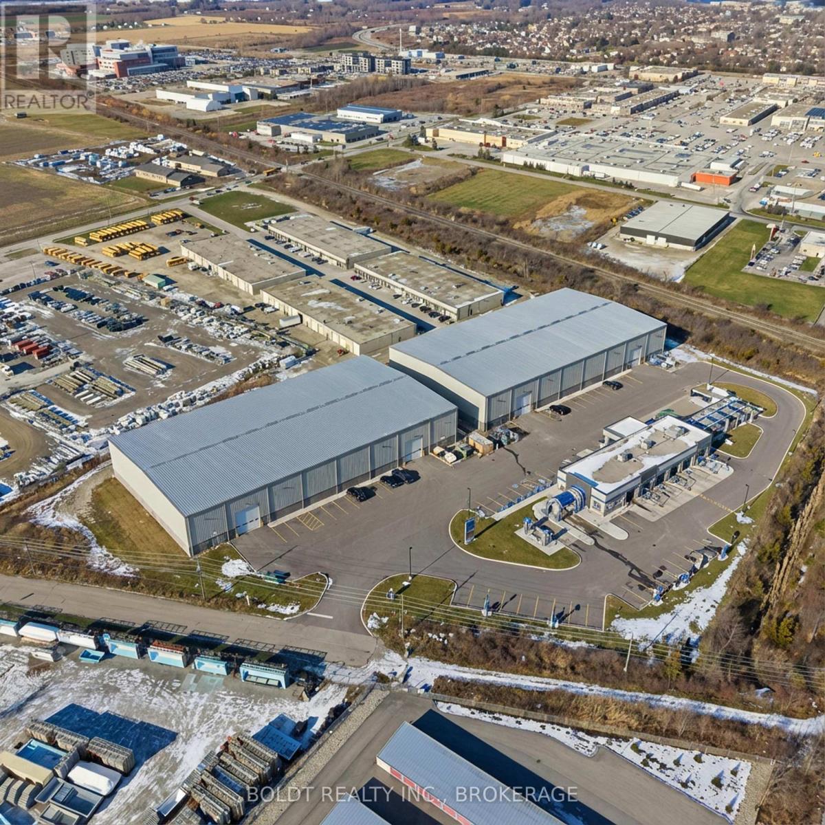 240 Ridley Road W, St. Catharines, Ontario L2R 6P7 - Photo 9 - X12612962