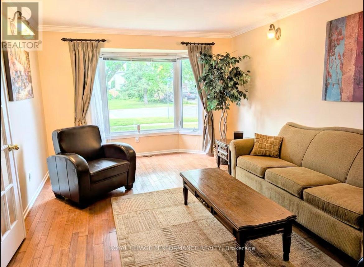 1646 Sunview Drive, Ottawa, Ontario  K1C 5C5 - Photo 5 - X12616150