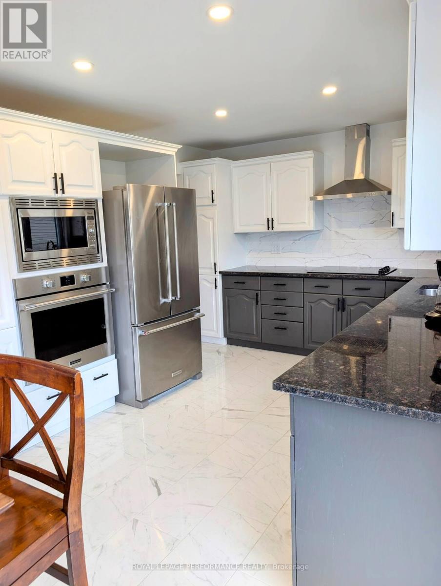 1646 Sunview Drive, Ottawa, Ontario  K1C 5C5 - Photo 9 - X12616150