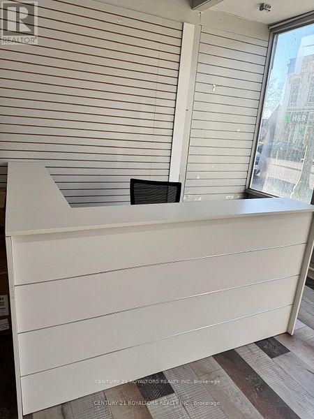 368 Dundas Street, Woodstock, Ontario  N4S 1B7 - Photo 3 - X12616136