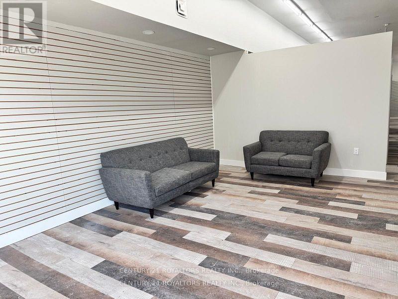 368 Dundas Street, Woodstock, Ontario  N4S 1B7 - Photo 4 - X12616136