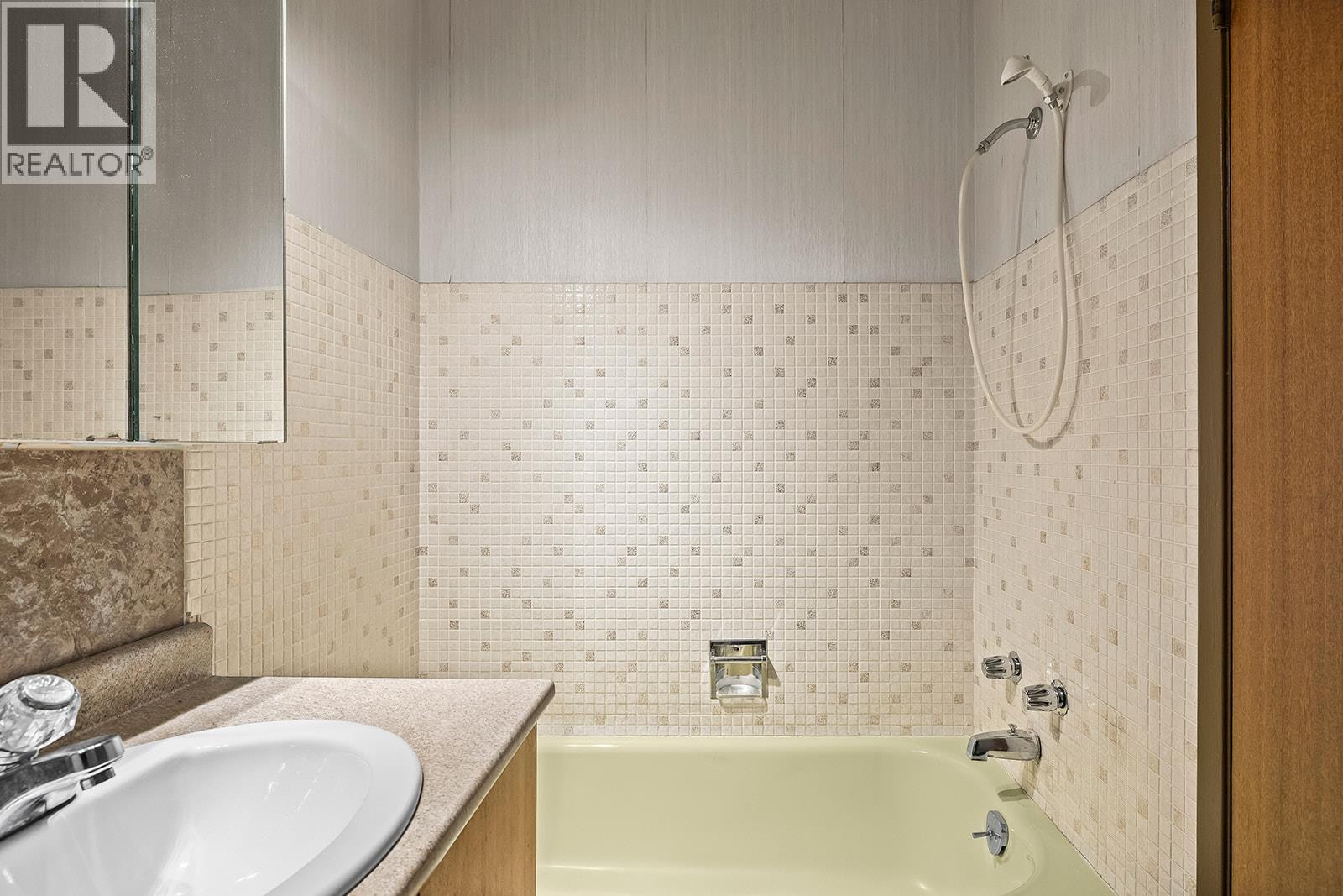 1424 Lombardy Square, Kelowna, British Columbia  V1Y 3S7 - Photo 22 - 10370603