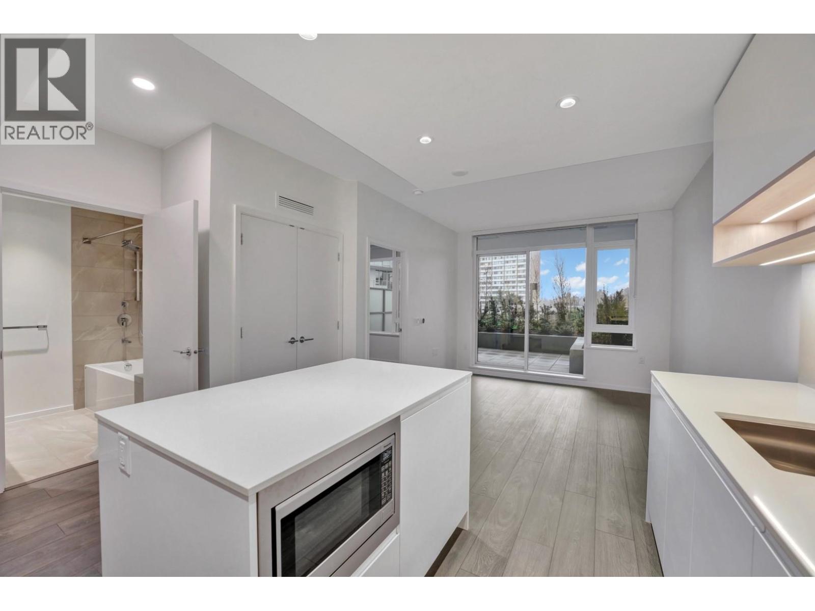 404 6200 Minoru Boulevard, Richmond, British Columbia  V6Y 0M9 - Photo 6 - R3073218