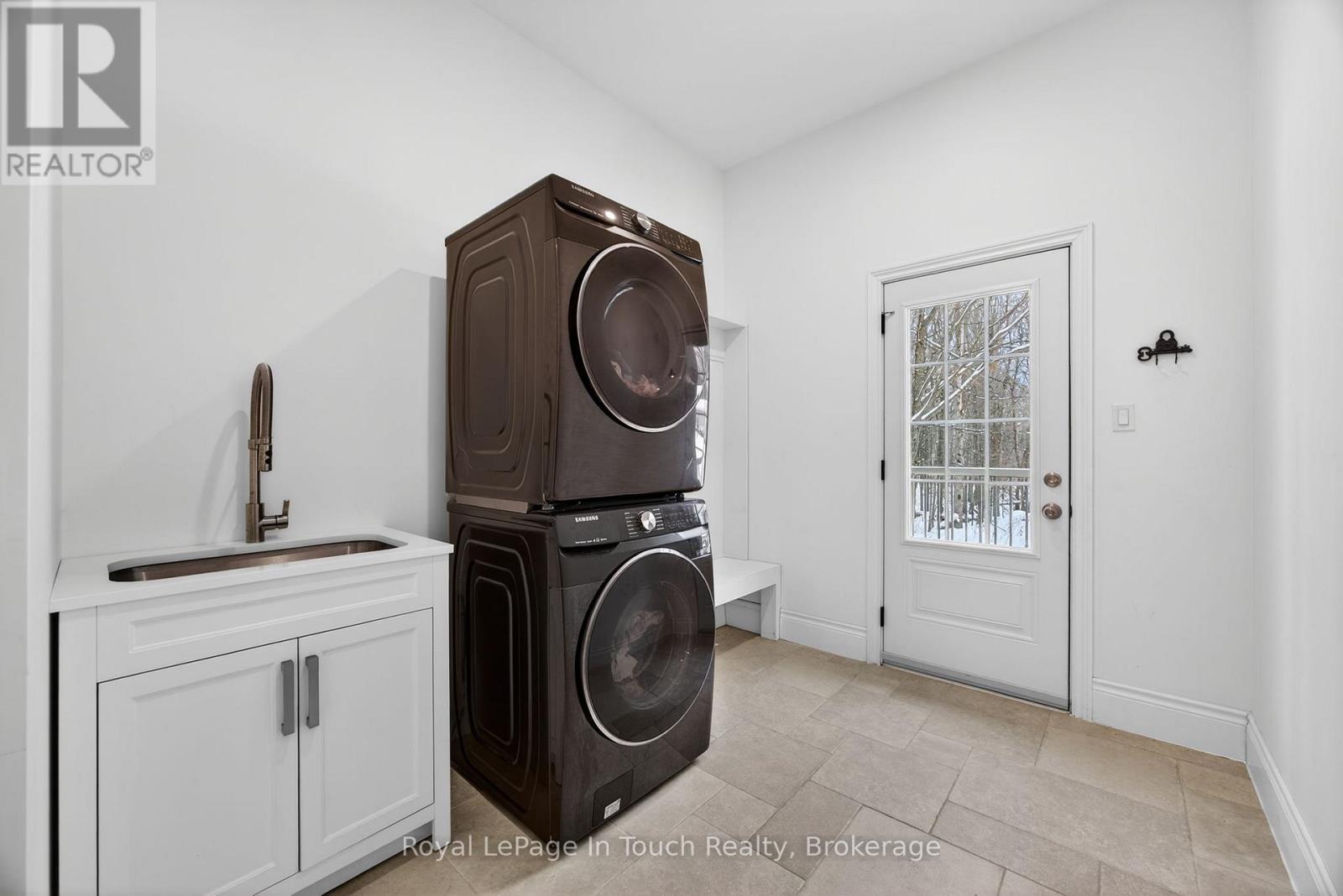 62 Tanners Road, Tay, Ontario  L0K 2C0 - Photo 25 - S12475311