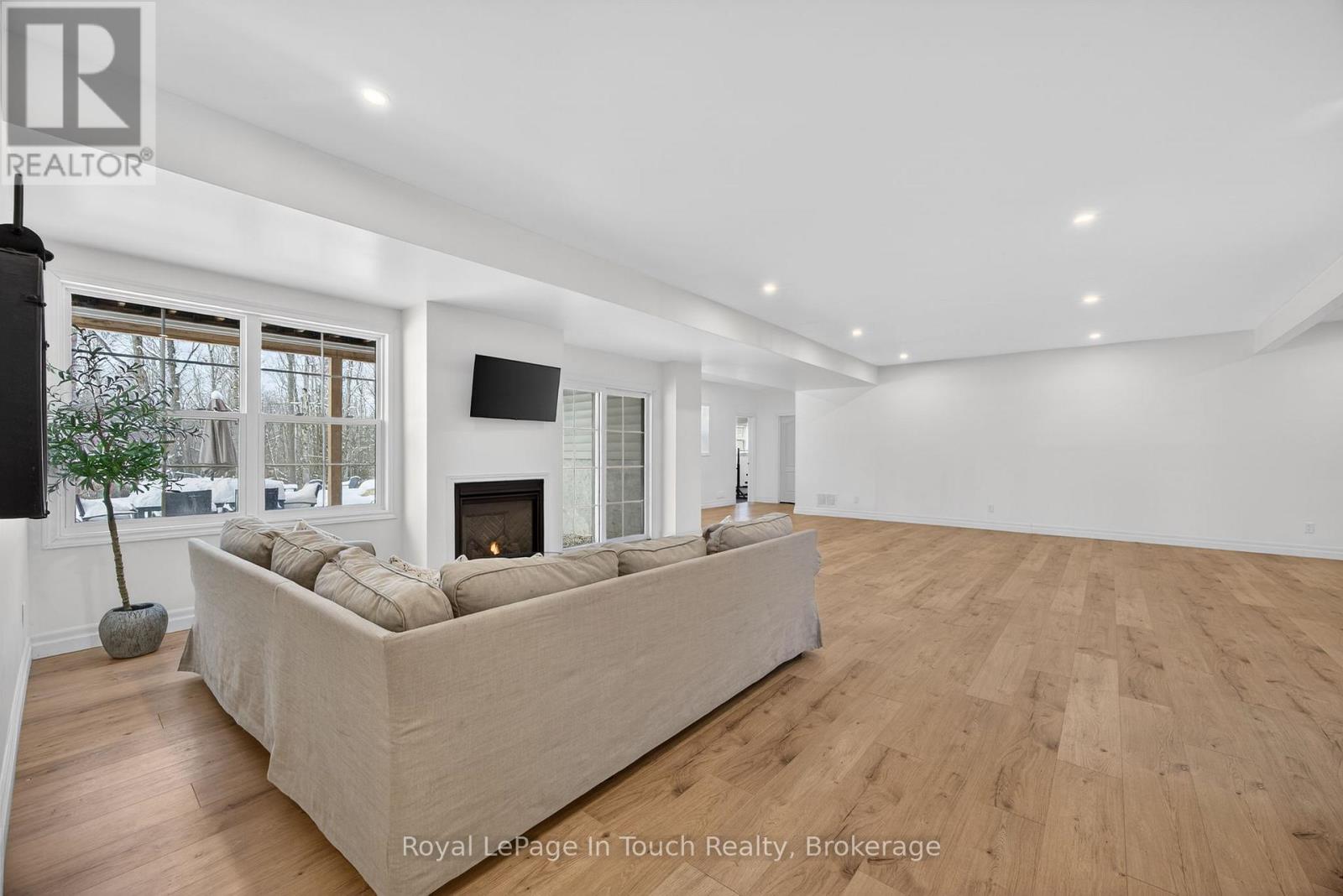 62 Tanners Road, Tay, Ontario  L0K 2C0 - Photo 29 - S12475311