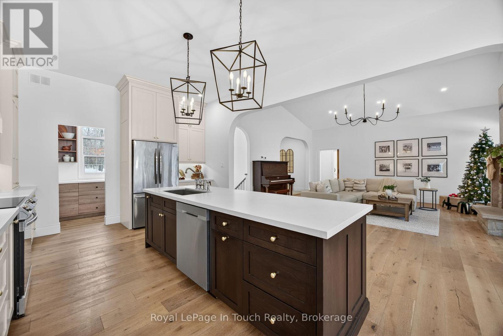 62 Tanners Road, Tay, Ontario  L0K 2C0 - Photo 9 - S12475311