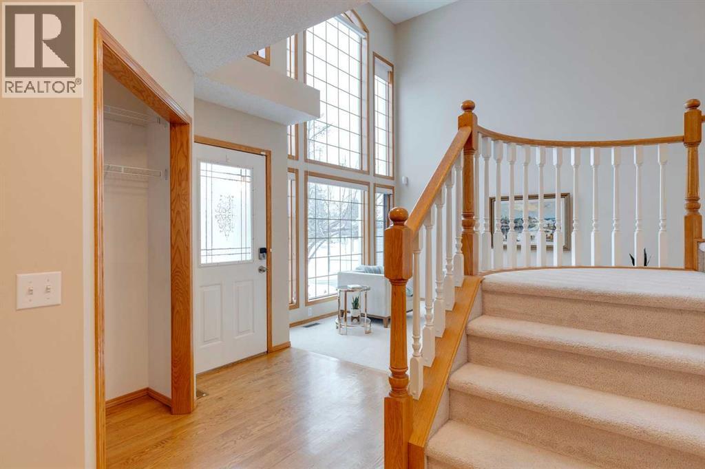 10916 Valley Springs Road Nw, Calgary, Alberta  T3B 5P7 - Photo 5 - A2274278