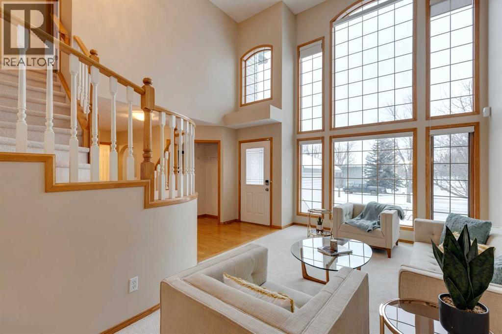 10916 Valley Springs Road Nw, Calgary, Alberta  T3B 5P7 - Photo 2 - A2274278