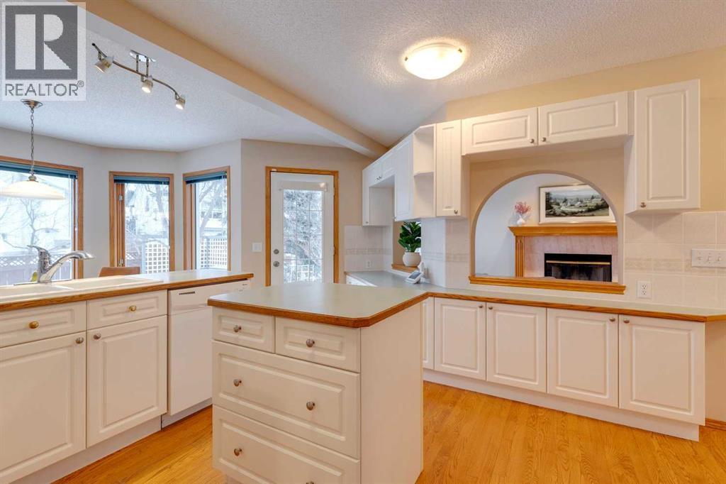 10916 Valley Springs Road Nw, Calgary, Alberta  T3B 5P7 - Photo 15 - A2274278