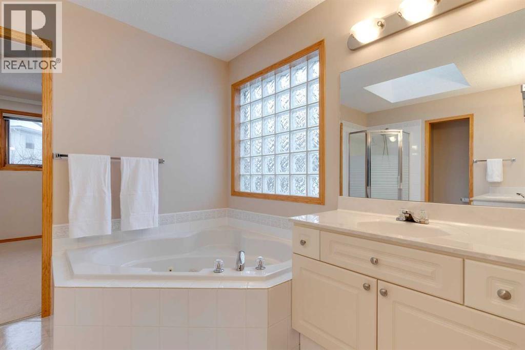 10916 Valley Springs Road Nw, Calgary, Alberta  T3B 5P7 - Photo 25 - A2274278